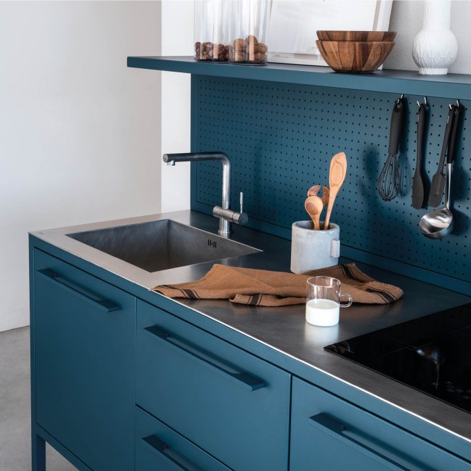 FRAME Kitchen + INOX Top - Kleur Ocean Blue