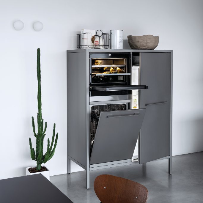 FRAME Kitchen Tall Unit - Kleur Silver
