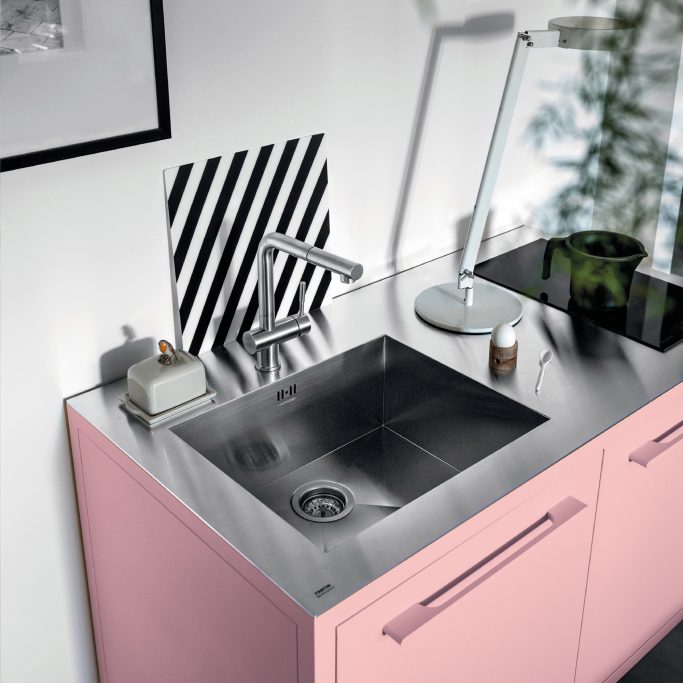 FRAME Kitchen + INOX top - Kleur Rose Quartz